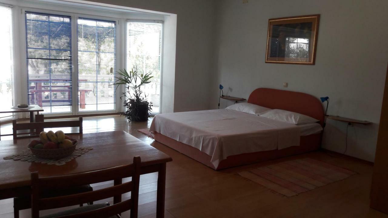 Apartment Velic *